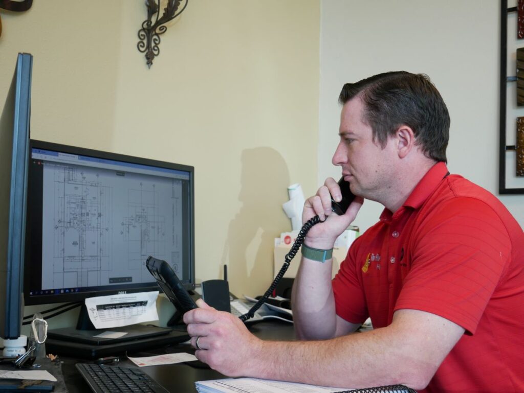 employee on the phone